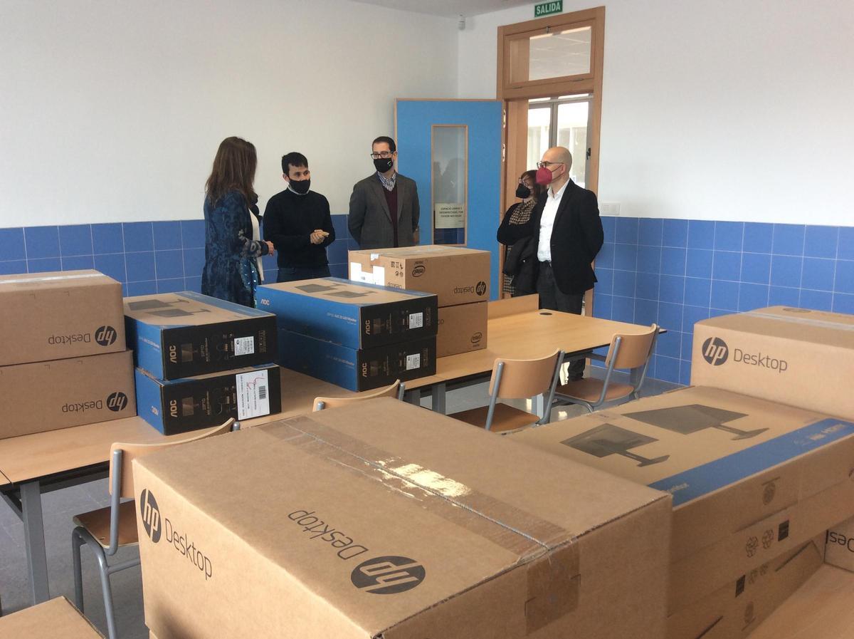 Visita al aula de informática.
