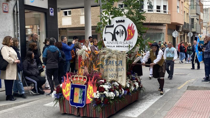 Las mejores imágenes de la ofrenda floral a la Mare de Déu de la Mar en el 50º aniversario de las Fallas en Benicarló