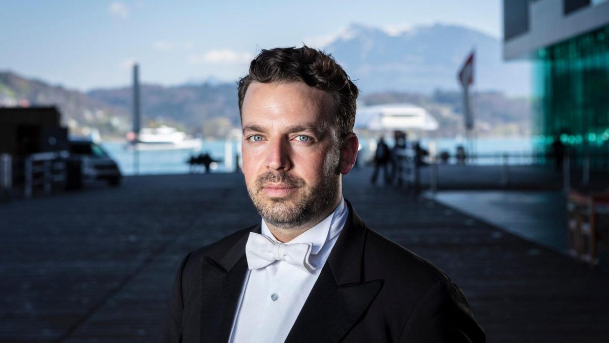 James Gaffigan assumirà la direcció musical de la Komische Oper de Berlín