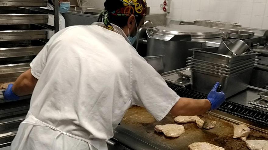 La cocina del hospital de Zamora sirve 1.300 menús diarios