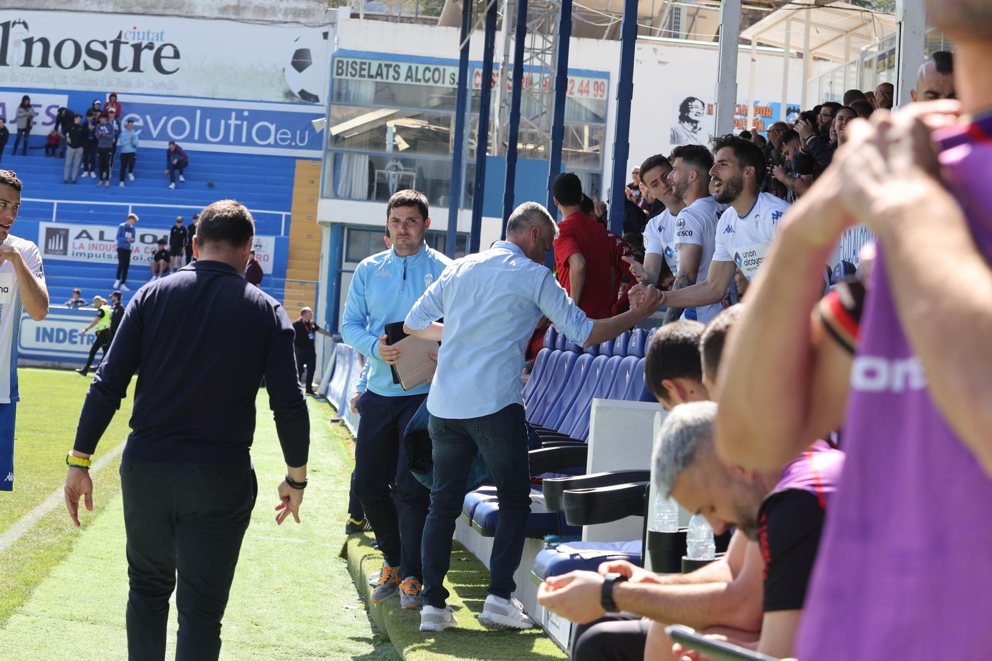 El Alcoyano se aleja del peligro (2-0)