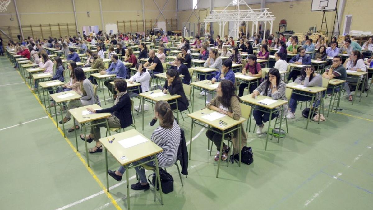 Opositores se enfrentan a las pruebas de Educación en Galicia