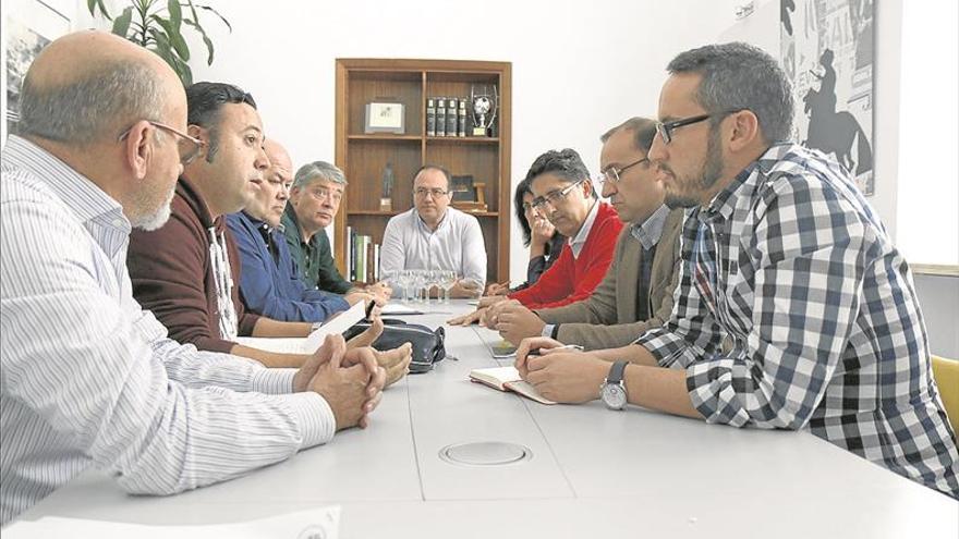 Vuelven a pedir «transparencia» a la Agrupación Vecinal de Cáceres