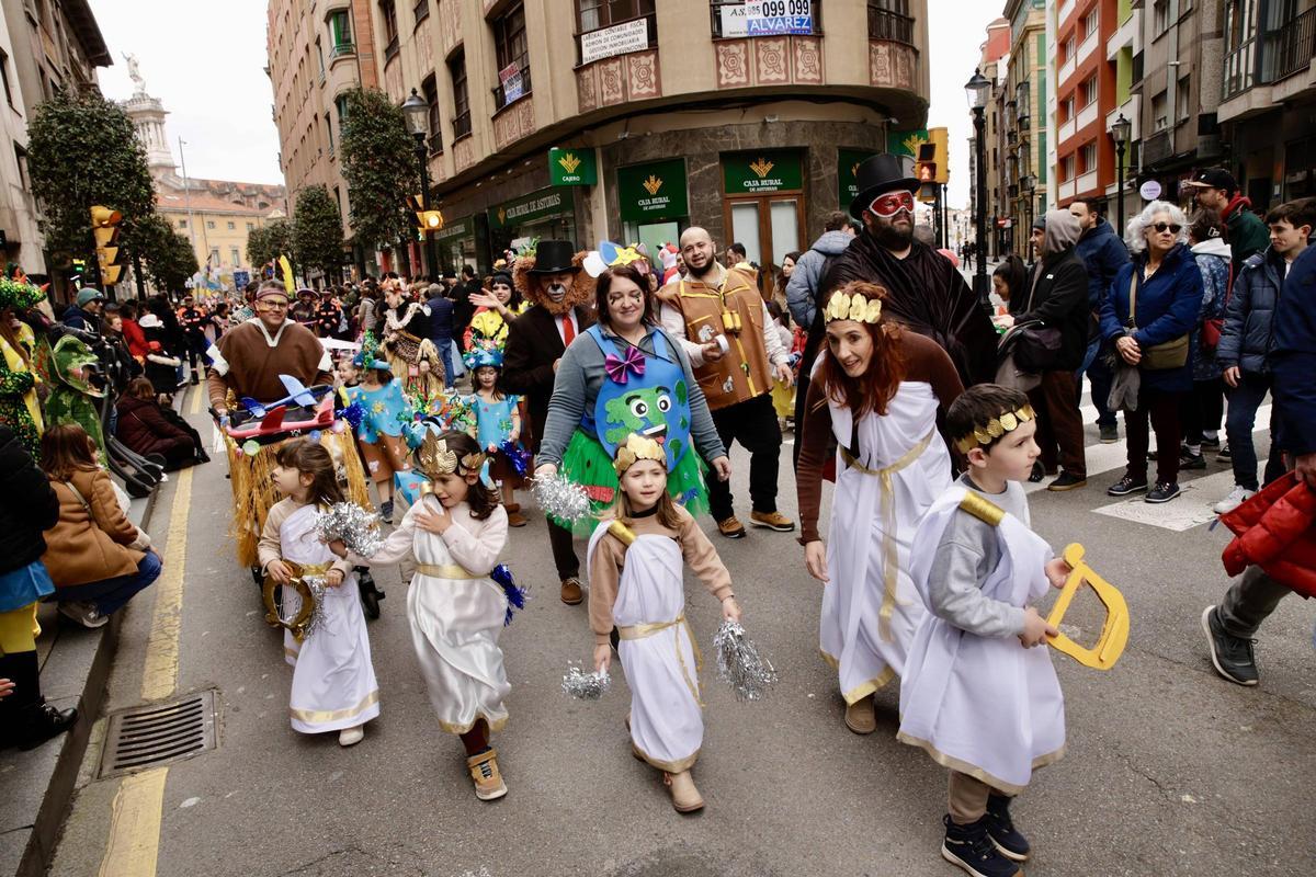 El desfile infantil de Antroxu por las calles de Gijón, en imágenes