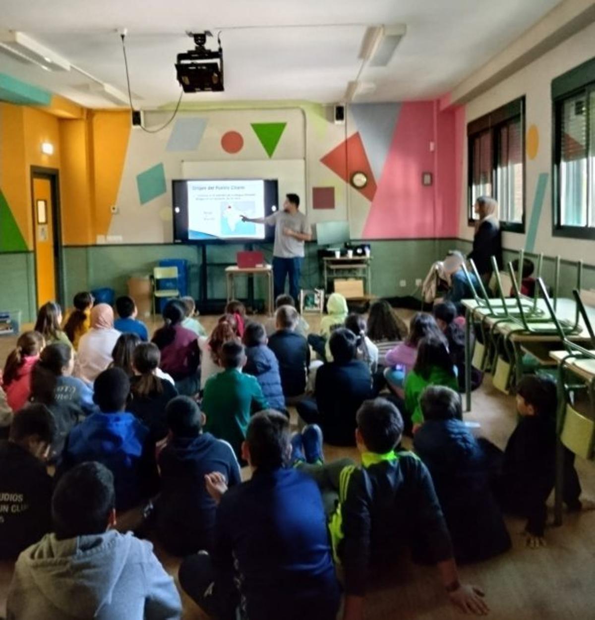 Sesión en el CEIP Gaspar Remiro. | SERVICIO ESPECIAL