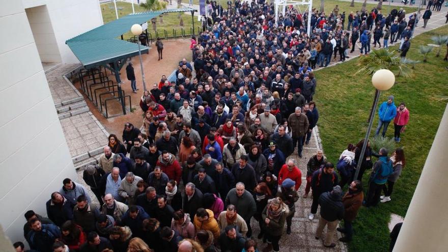 Más de 2.000 personas optan en Rabanales a una de las 12 plazas de peón de Sadeco