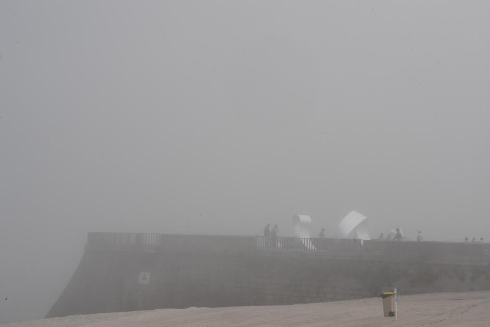 A Coruña bajo el filtro de la niebla