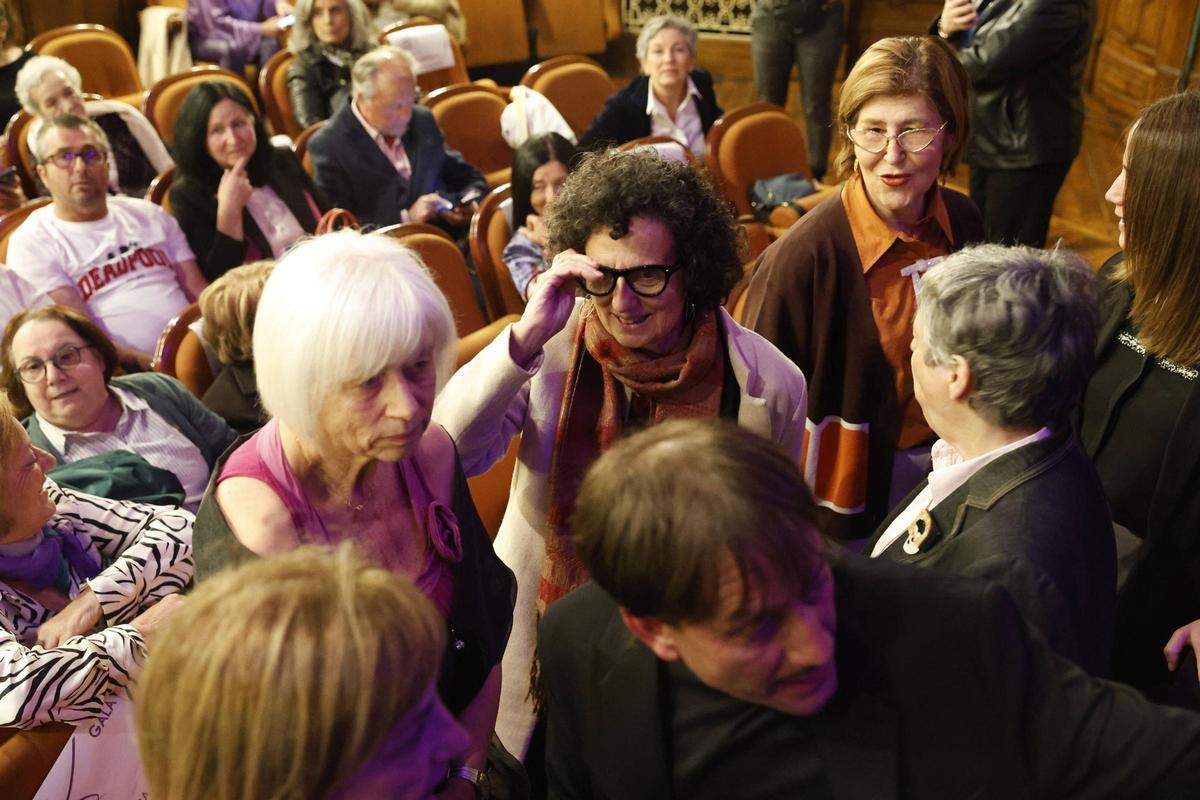 El talento asturiano y el compromiso por la igualdad, en Oviedo: estas son las once premiadas en la Gala Miradas Violetas El talento asturiano y el compromiso por la igualdad, en Oviedo: estas son las once premiadas en la Gala Miradas Violetas