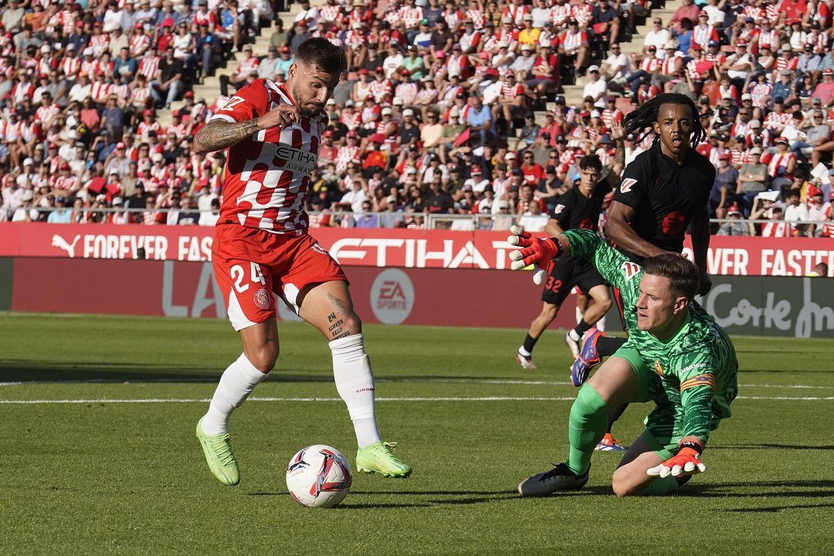 Portu encara Ter Stegen en el Girona-Barça de la temporada passada