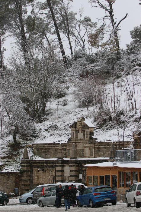 Las primeras nevadas llegan al Puerto del León, en los Montes de Málaga, que se sitúa a 900 metros de altura