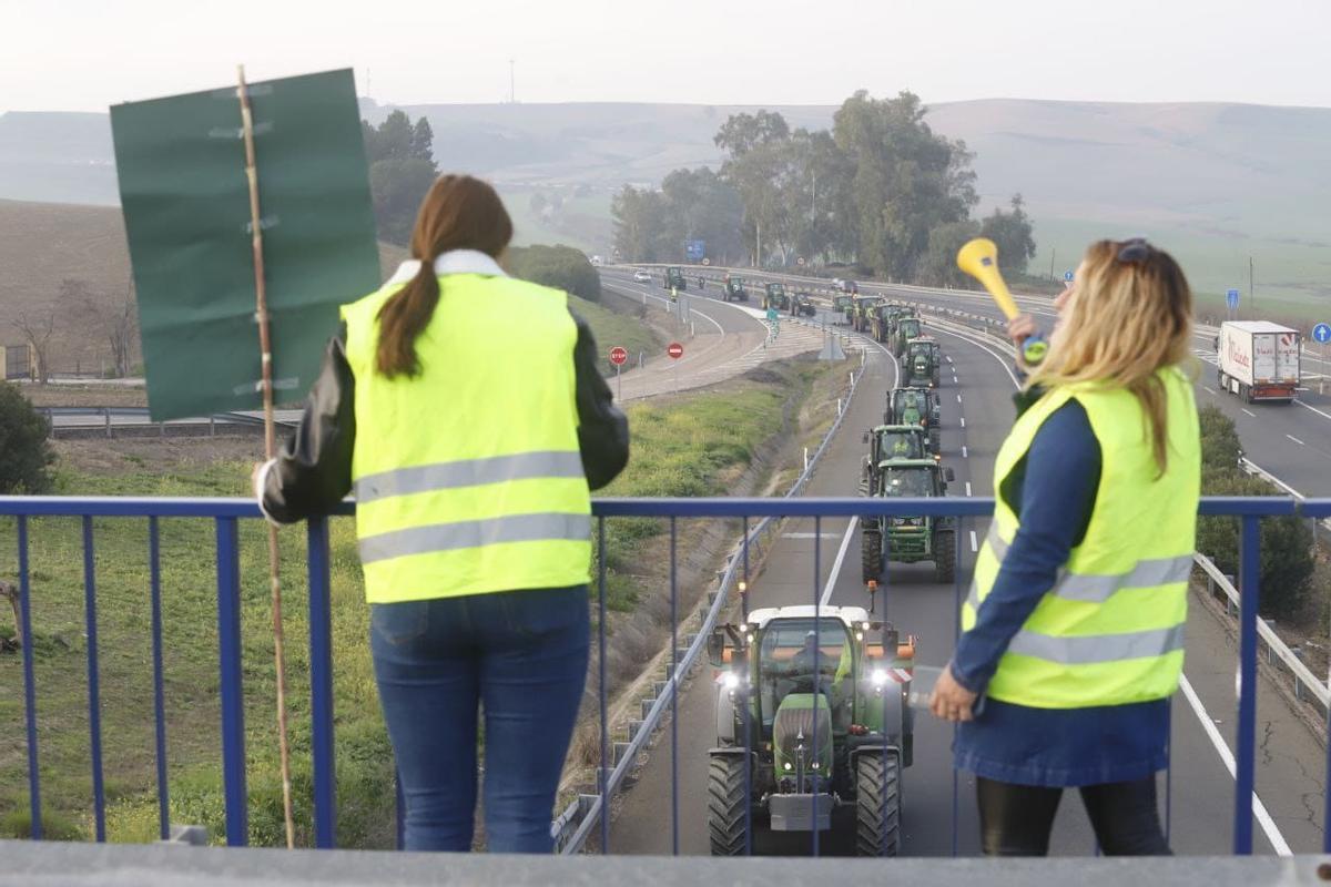 Apoyo a los tractoristas en su recorrido por la A-4