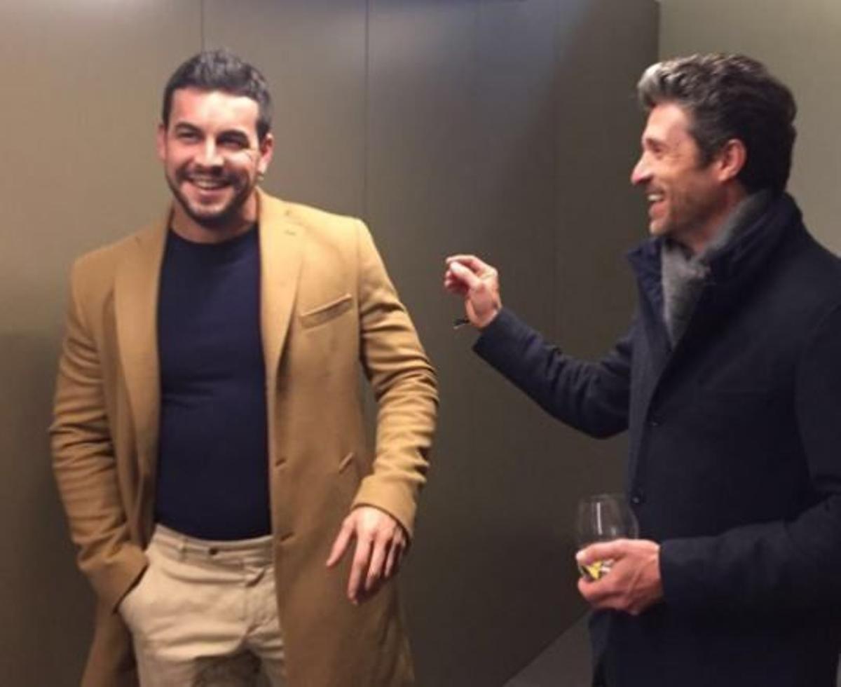 Mario Casas y Patrick Dempsey bromean en Barcelona