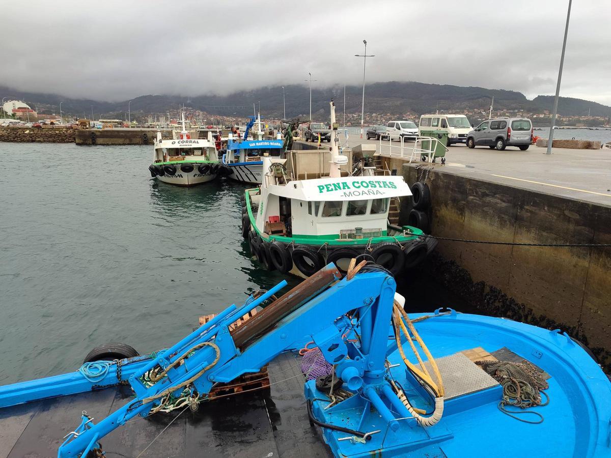 El muelle de A Mosqueira, en Moaña, ayer sin actividad.