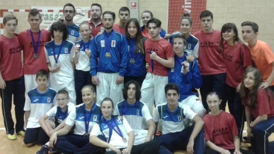 La Escuela de Carrús logra 15 medallas  y el Chazarra 3 en el torneo Autonómico