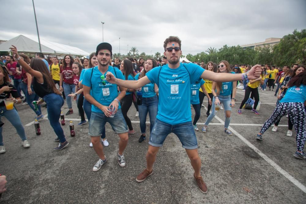 Miles de estudiantes en la macrofiesta universitar