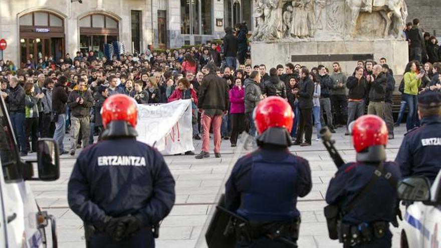 La jueza imputa a tres mandos de la Ertzaintza por homicidio en el &#039;caso Cabacas&#039;