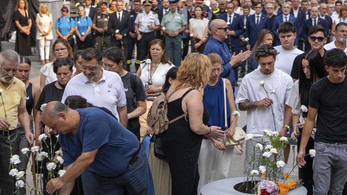 Acte d’homenatge a les víctimes dels atemptats del 17-A a la Rambla de Barcelona, el 2025. | ZOWY VOETEN