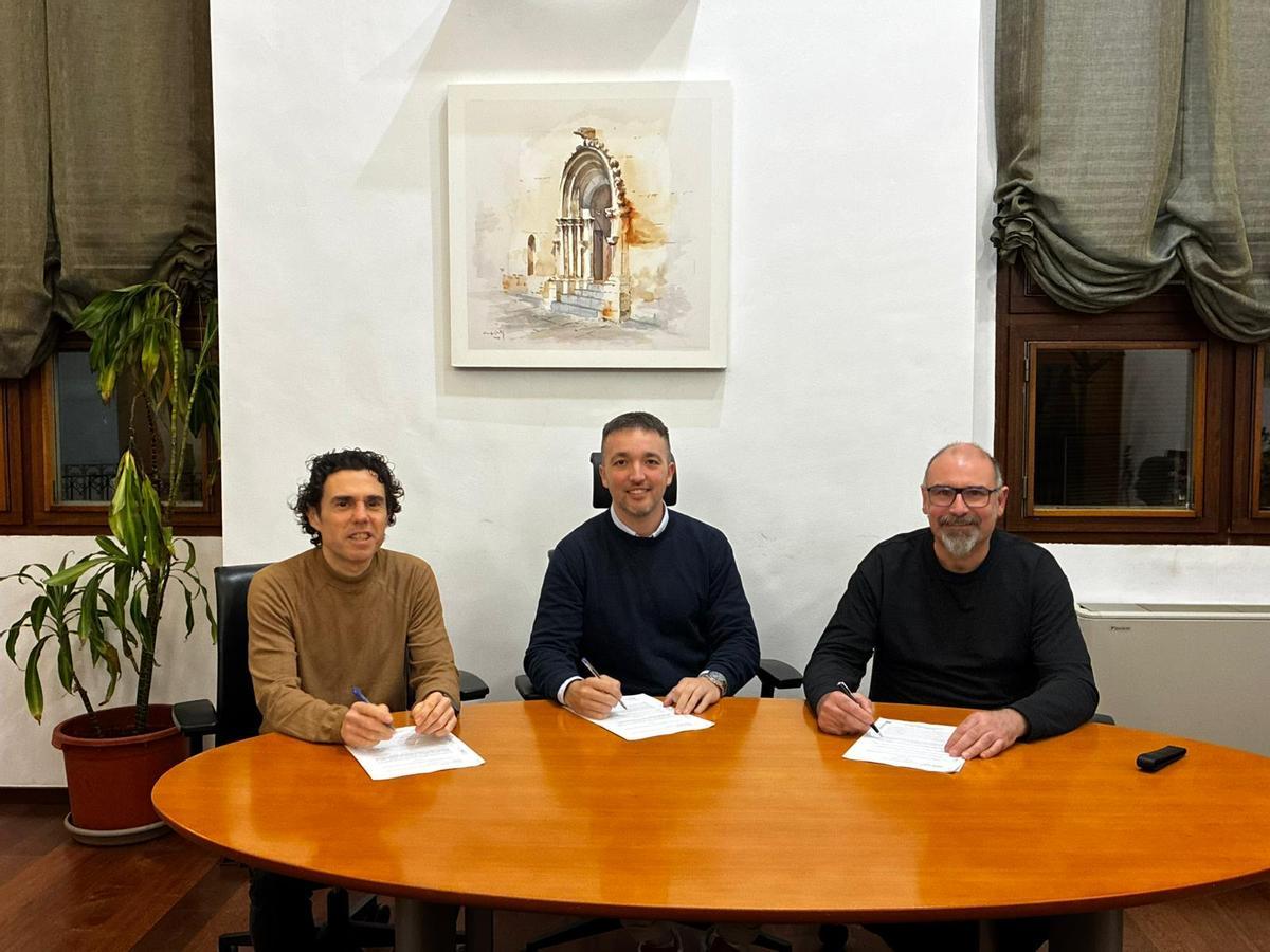 El Ayuntamiento y la Federació del Comerç de Llíria renuevan su acuerdo de colaboración.