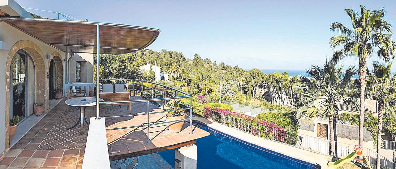 Chalé con piscina y jardín en Xàbia.