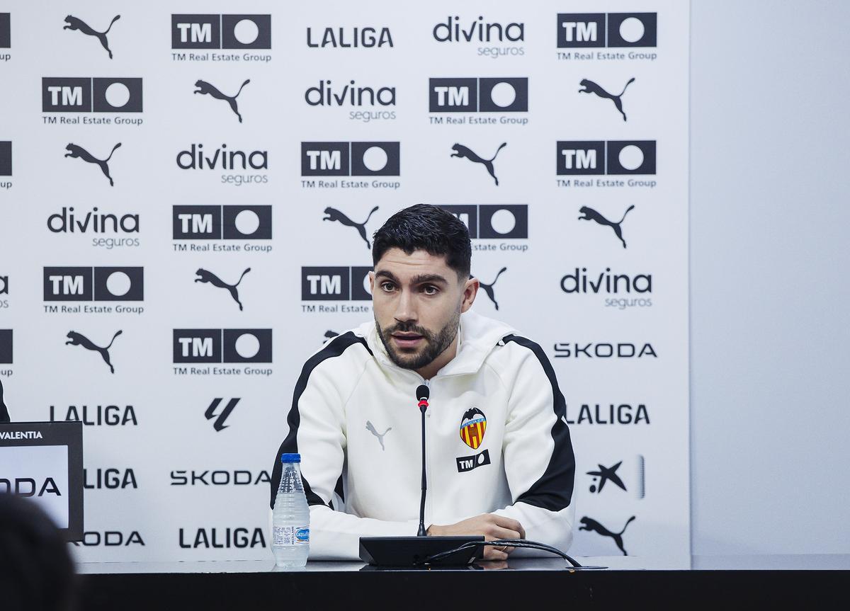 Unai Núñez, en la rueda de prensa de su presentación como jugador del Valencia CF.