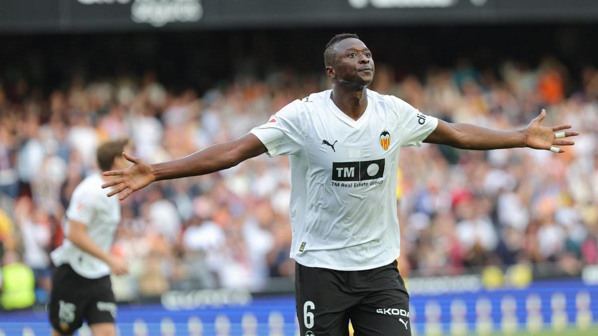 El ilusionante regalo que ha recibido Umar Sadiq durante sus vacaciones