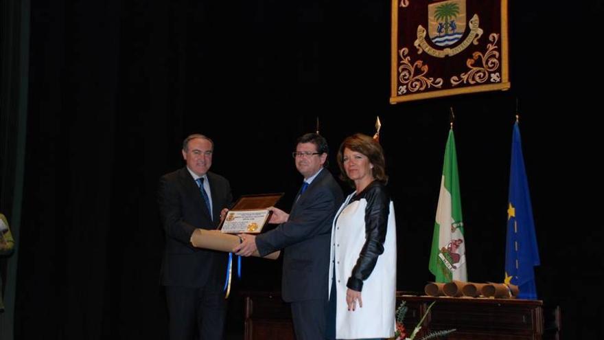 El IES Antonio Gala recibe la medalla de Palma del Río