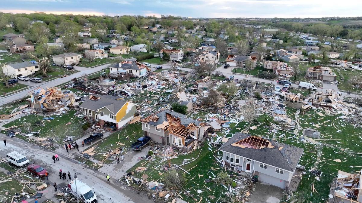Más de 70 tornados azotan el centro de Estados Unidos y arrasan con las viviendas en Nebraska