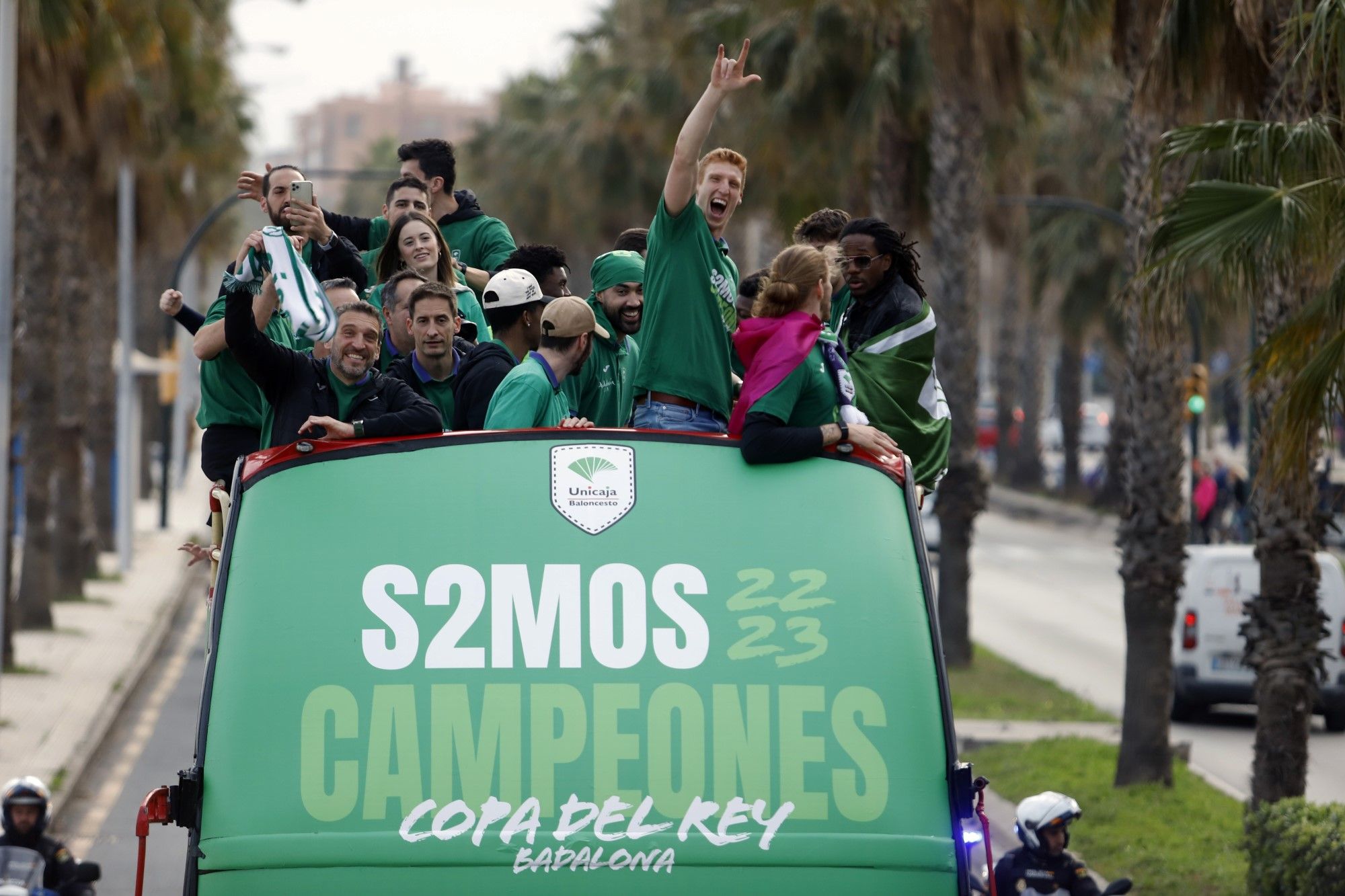 La fiesta del Unicaja, campeón de la Copa del Rey, por las calles de Málaga