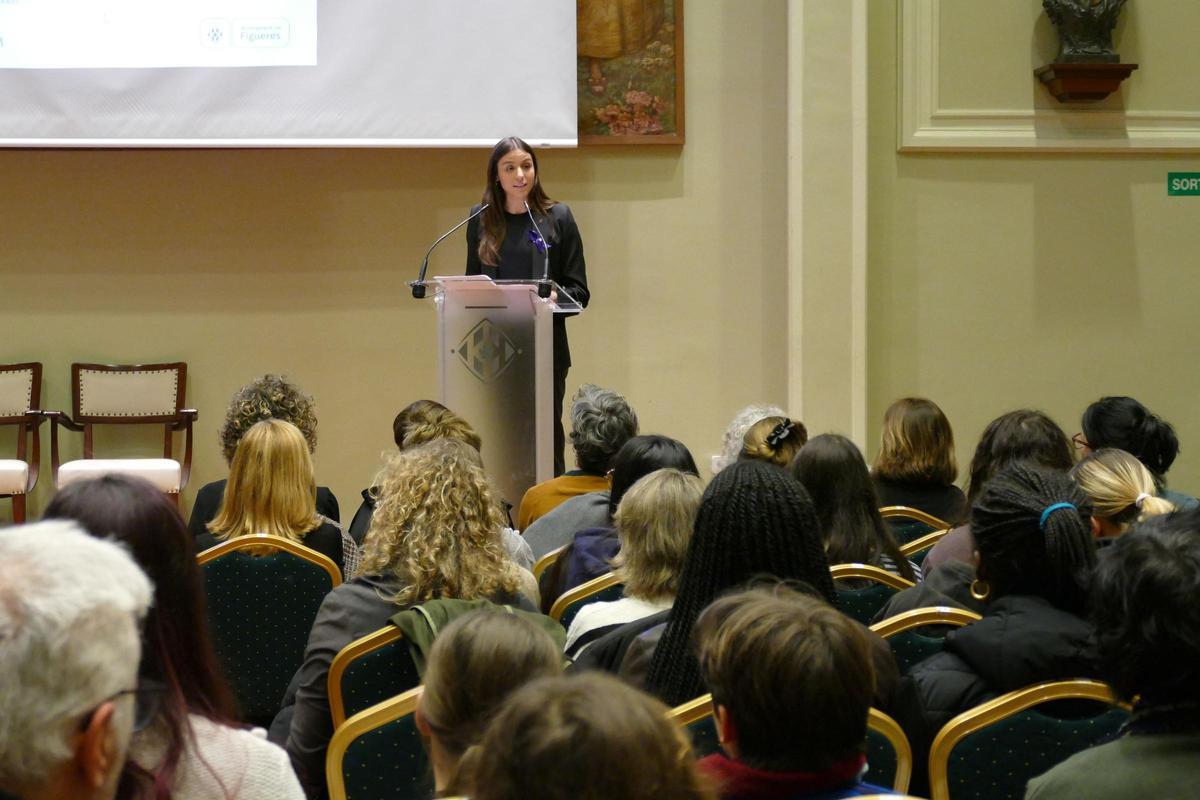 EN IMATGES | Figueres celebra el Dia de la Dona amb els Premis Maria Rosa Ymbert, la lectura del manifest i una taula rodona d'escriptores