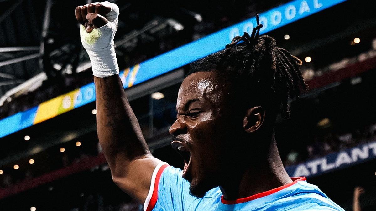 Cipenga celebra el tanto con el que adelantó a la RD Congo ante Inglaterra