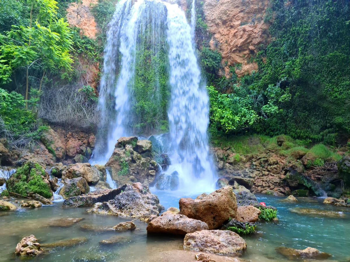 Lo que hace especial a la Ruta de las Tres Cascadas no es solo su belleza escénica, sino la sensación de paz que deja en quienes la recorren.