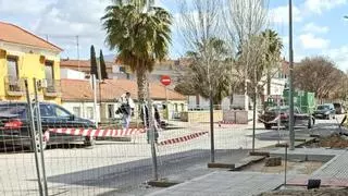 Un joven realiza varios disparos al aire con una escopeta junto a un colegio en Lucena