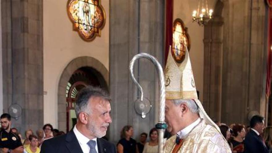 Ángel Víctor Torres, en los actos de la festividad de la Virgen de Candelaria