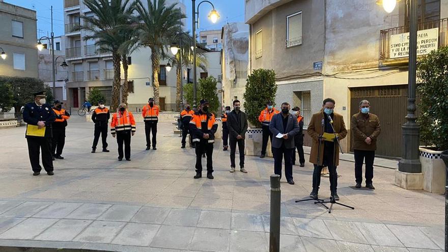 Una imagen del homenaje en Crevillent el pasado lunes a Protección Civil