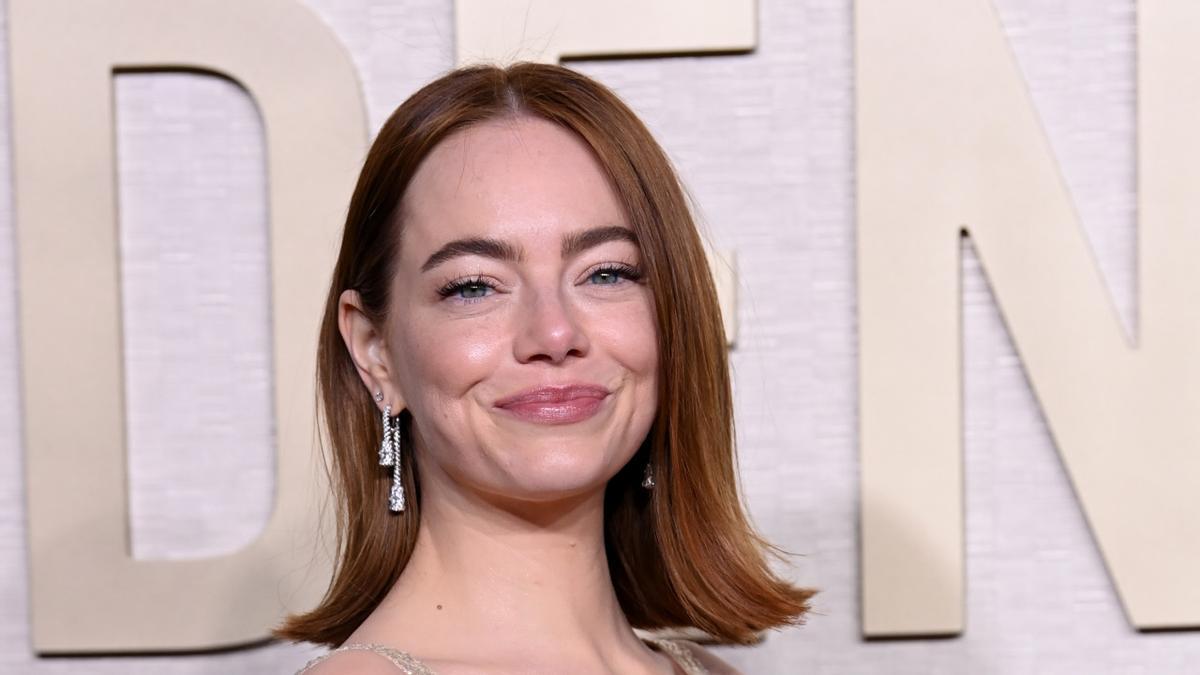 Emma Stone y la forma más sexy de llevar un vestido floral en los Globos de Oro 2024