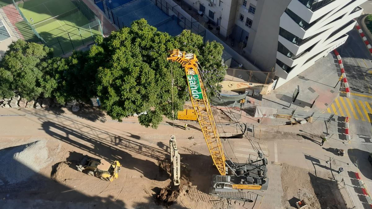 Trabajos de construcción del túnel del metro en la calle Hilera.