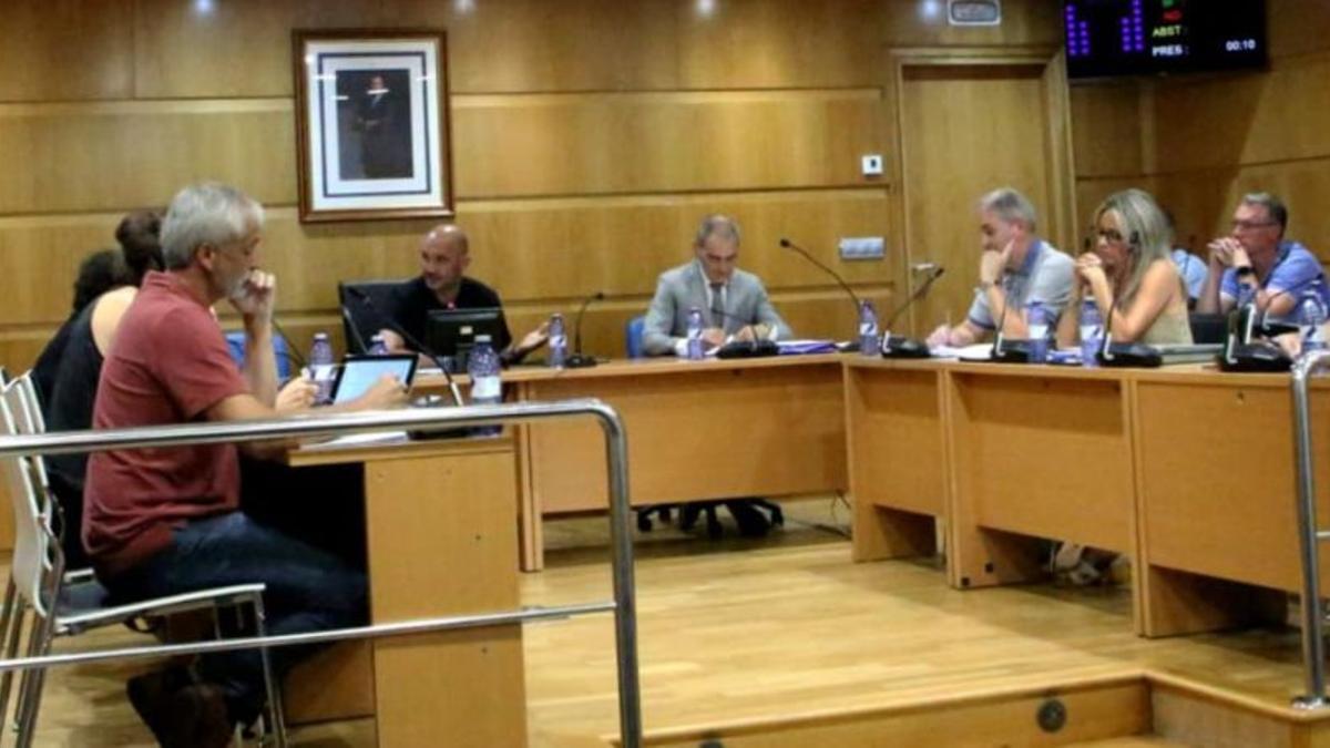 Corporación municipal de Porriño, ayer, durante la celebración de la sesión ordinaria del mes de julio.