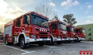 Crema mitja hectàrea de rostolls al costat de la GIV-6025 a Cabanes