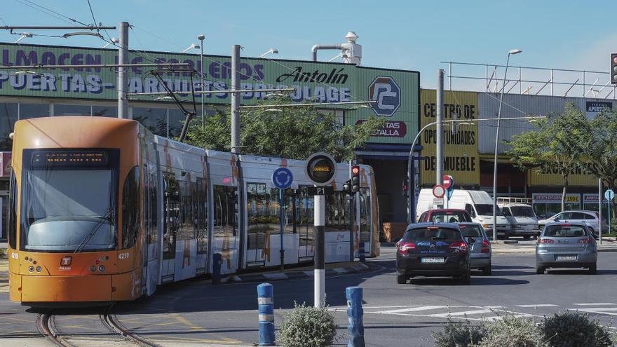 Los maquinistas del tranvía de Alicante paran mañana de 12.30 a 15.30 horas