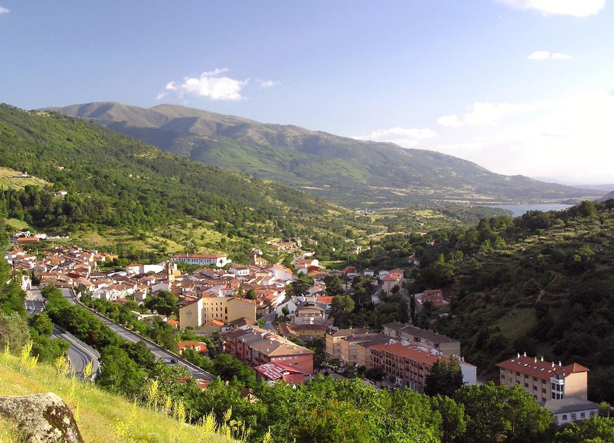 Vista general de Baños de Montemayor.
