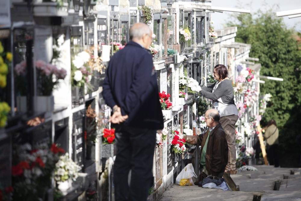 Día de Difuntos en el cementerio de Ceares, Gijón