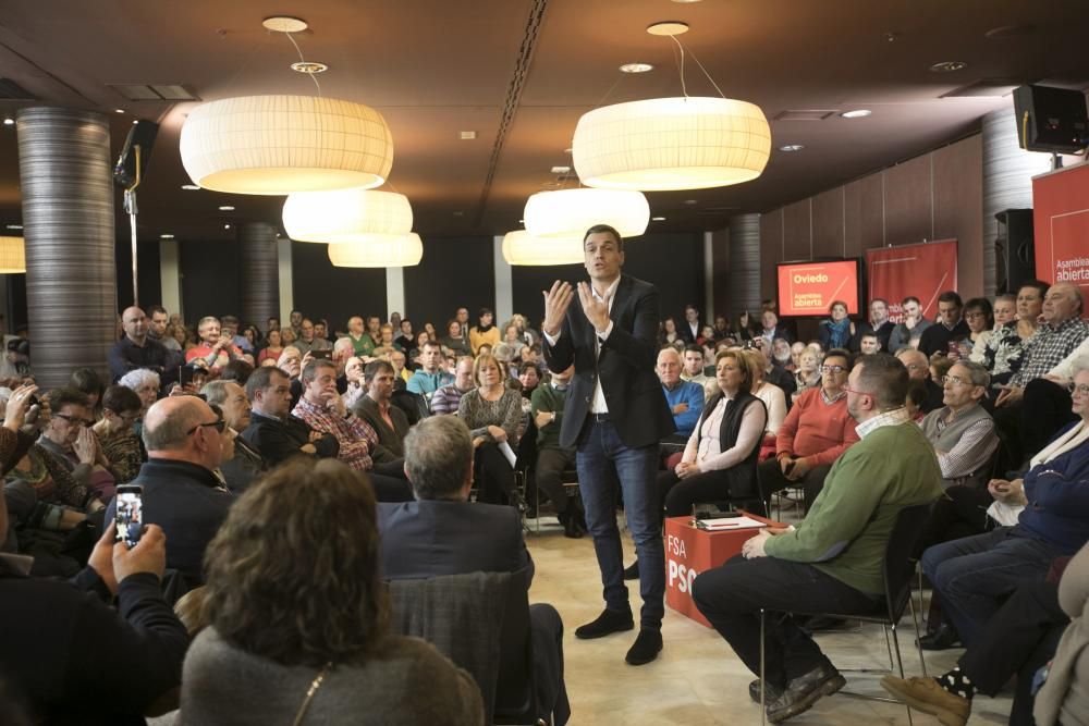 Asamblea con Pedro Sánchez en Oviedo