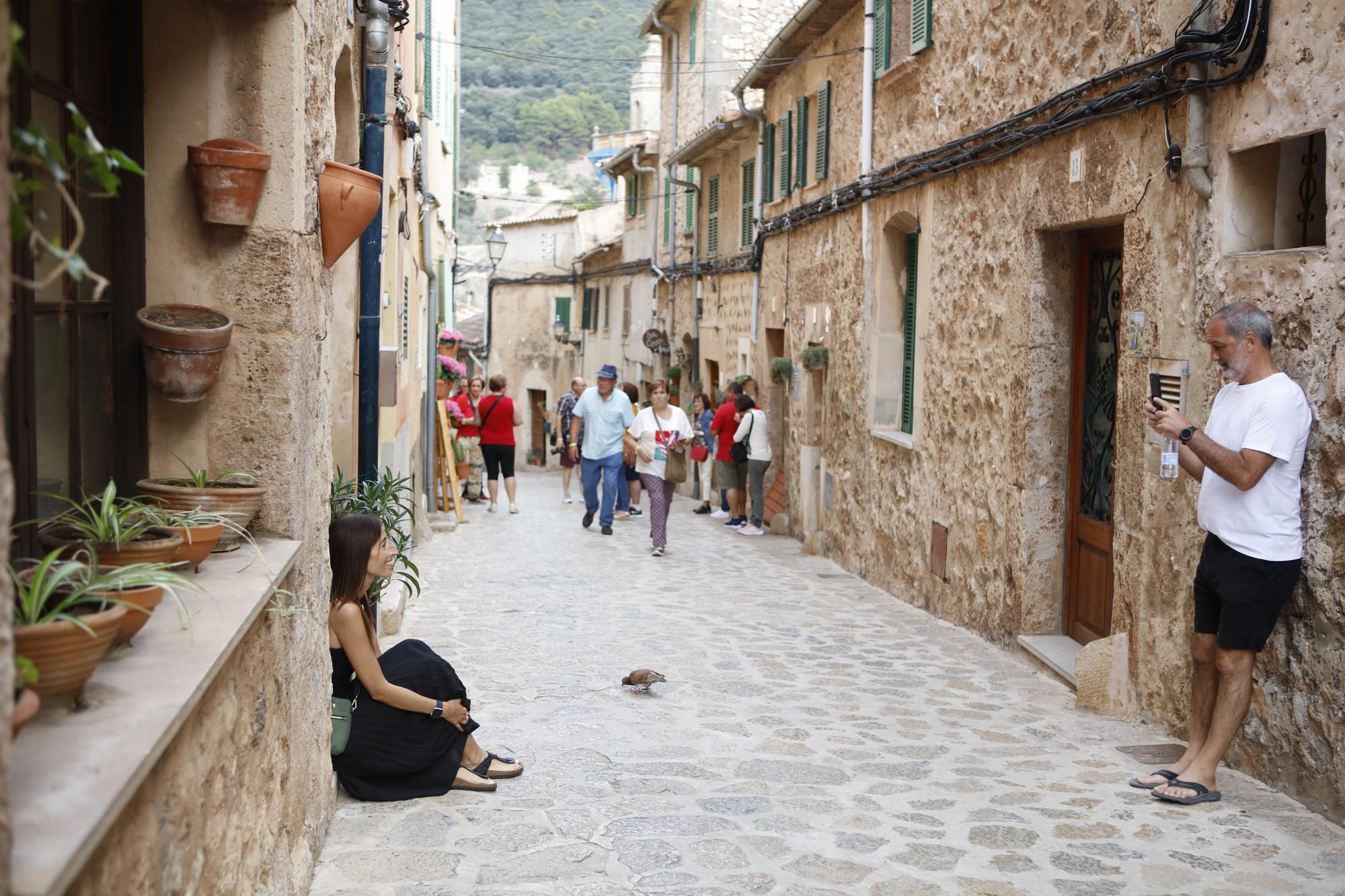 So sieht es in der Urlauberhochburg Valldemossa auf Mallorca zu Beginn der Nebensaison aus