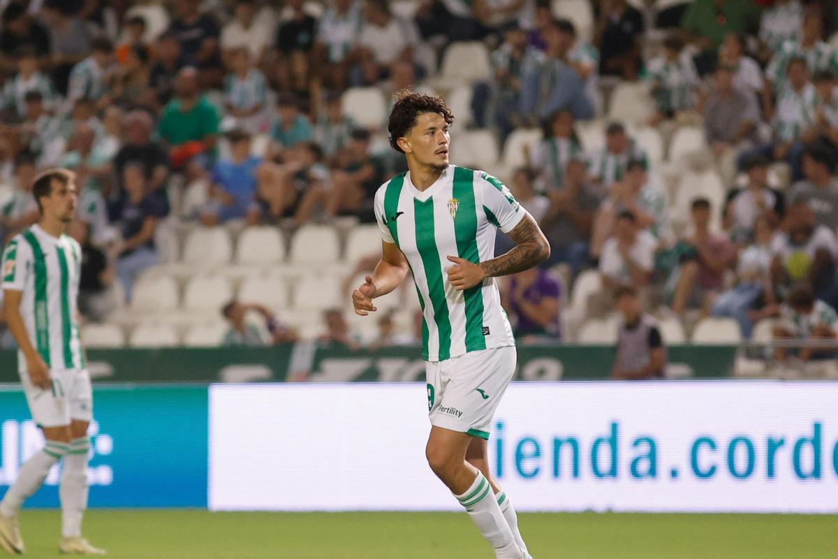 Jude Soonsup-Bell, durante el encuentro entre el Córdoba CF y el Racing de Ferrol en El Arcángel.