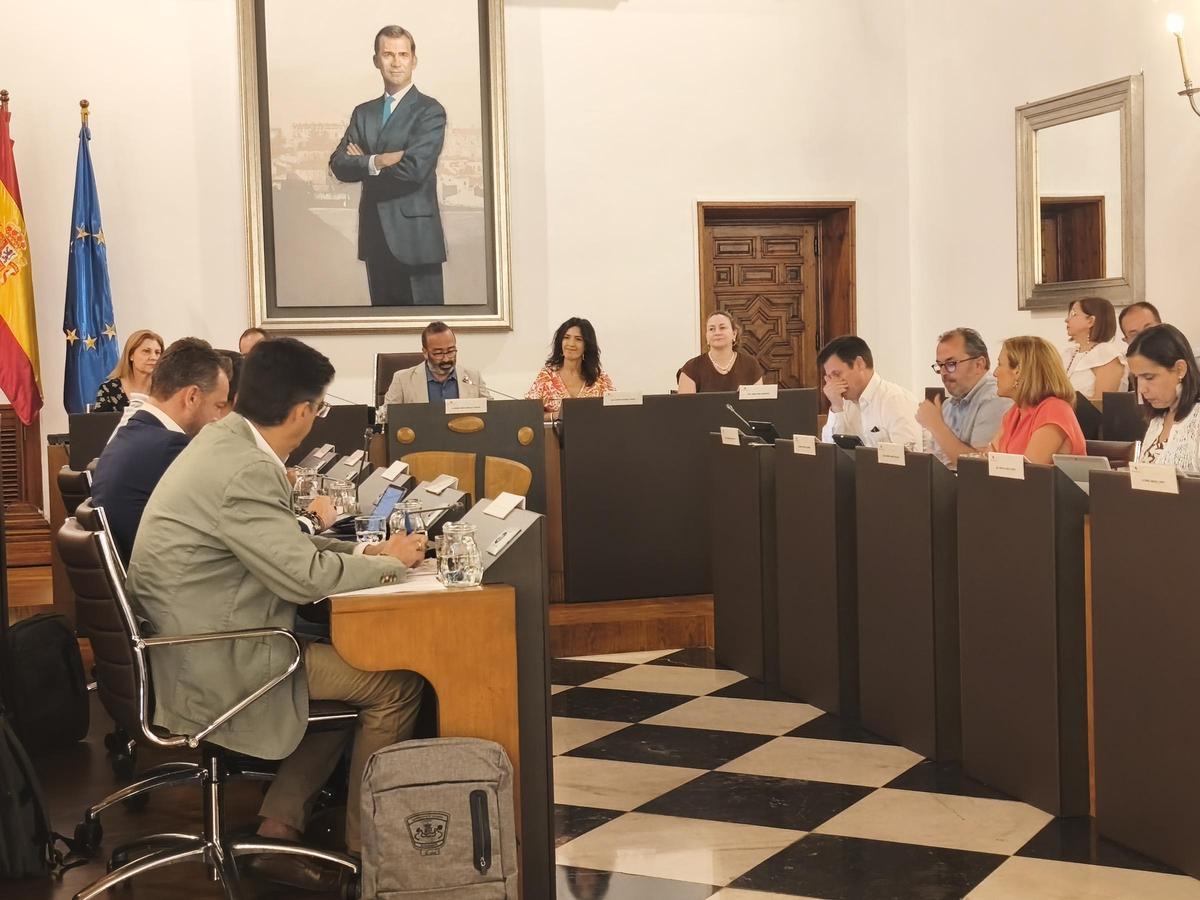 Desfibriladores para la Guardia Civil rural de Cáceres: una inversión de 40.000 euros para emergencias