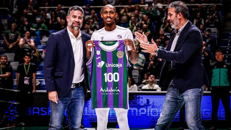 El Unicaja homenajea a Jamar Smith en su regreso al Carpena
