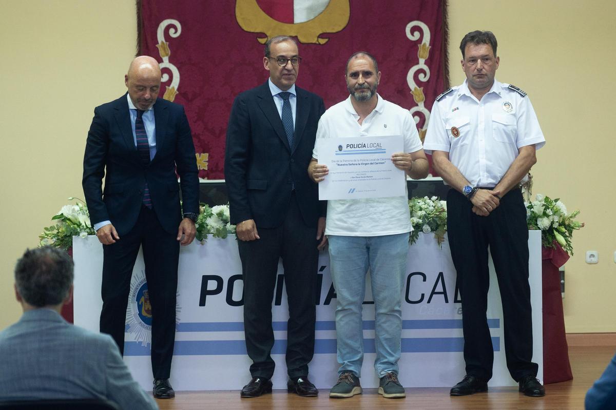 Galería | Así ha sido la entrega de distinciones a los agentes de la Policía Local de Cáceres por la festividad de la Virgen del Carmen