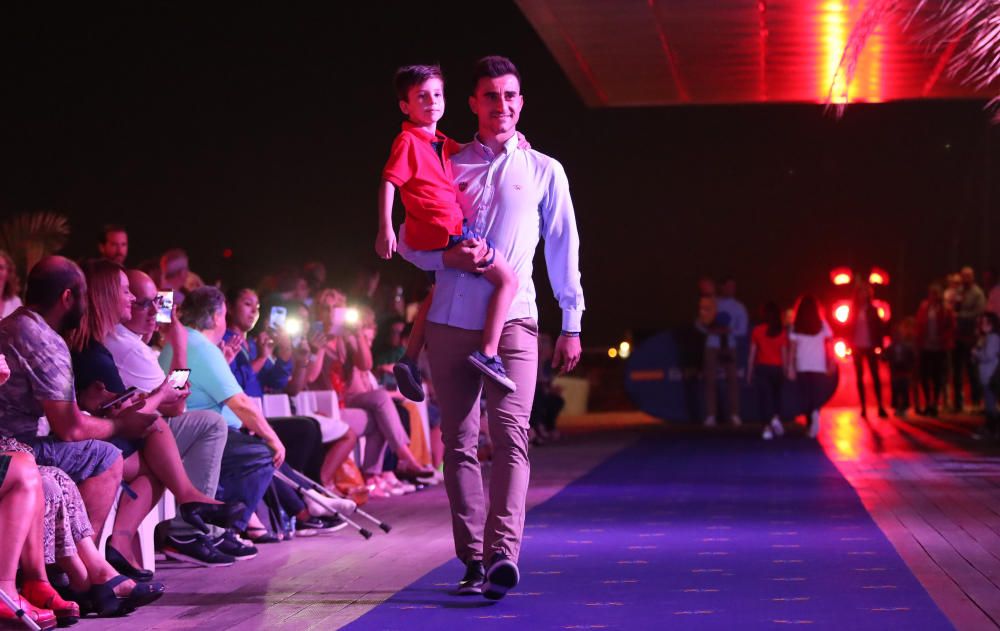 Desfile benéfico del Levante UD y Spagnolo en favor de Aspanion