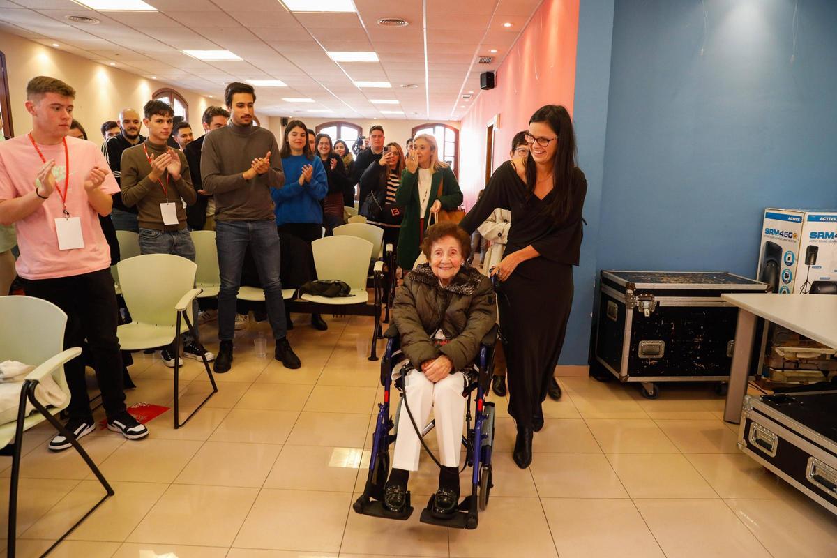 Maricuela, la histórica socialista, homenajeada en Avilés