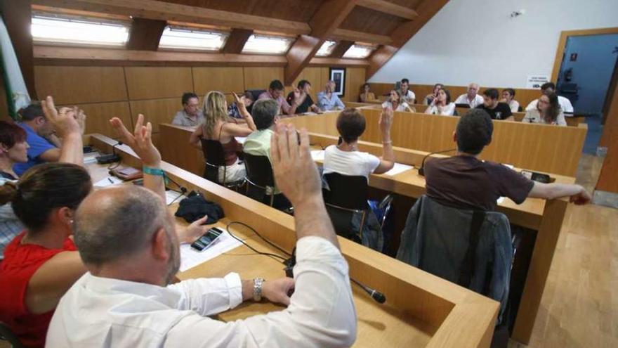 Unanimidad en la cesión de una parcela para la nueva escuela infantil. // Bernabé/Víctor Espiño